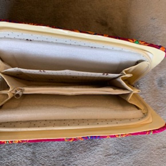 Embroidered clutch - Picture 4 of 4